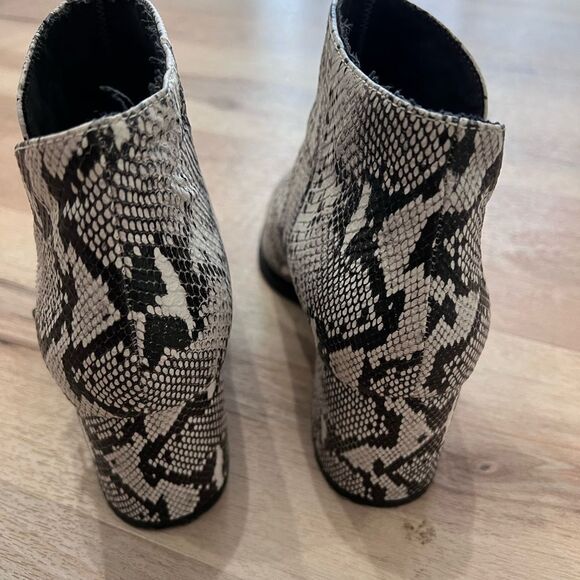 Snakeskin booties - Picture 4 of 10